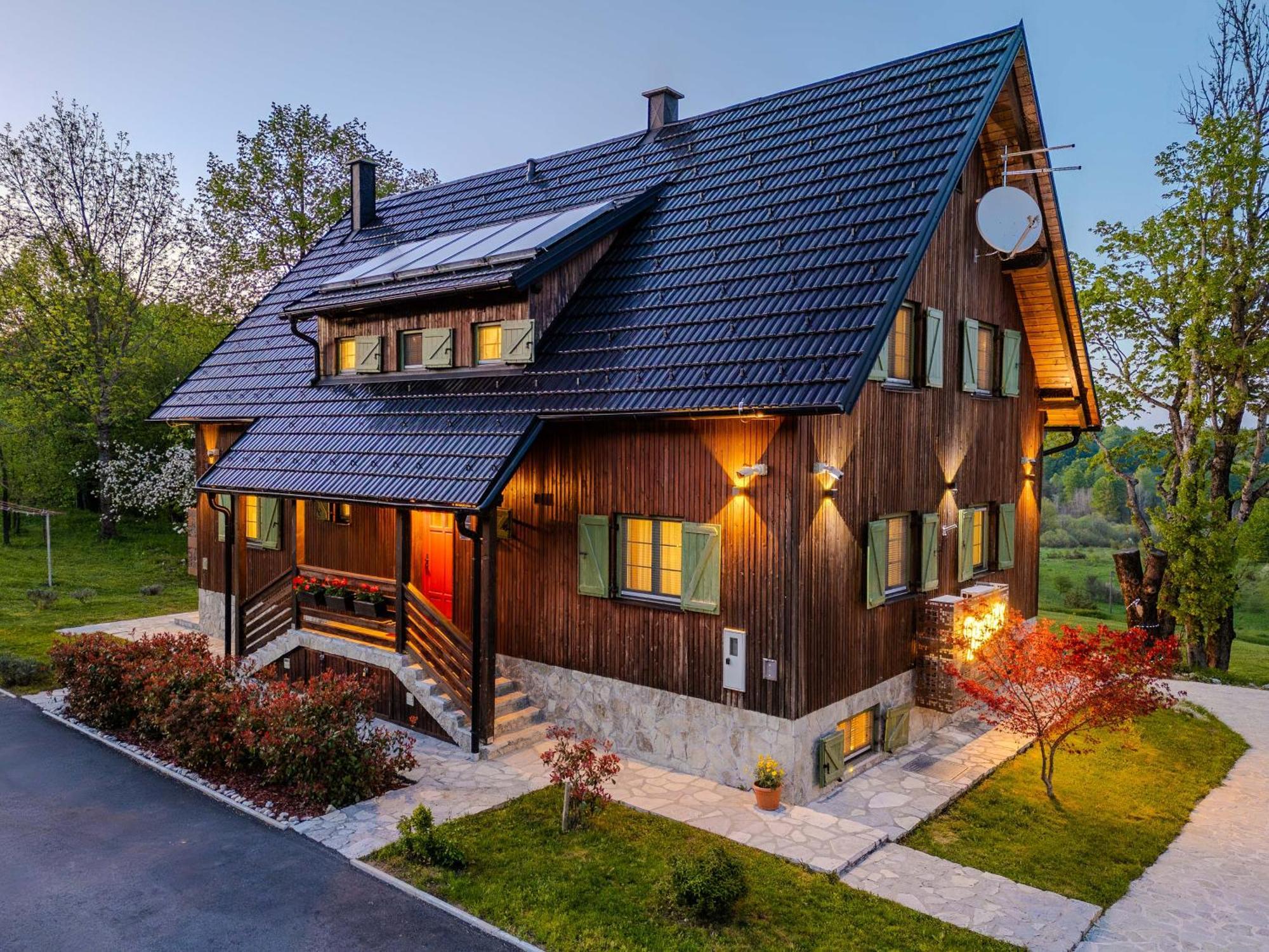 Tesla'S Gastro House Plitvice Hotel Plitvicka Jezera Exterior photo